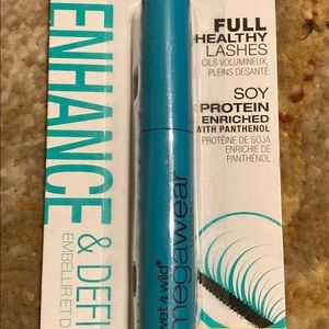 Wet N Wild Enhanced Mascara Megawear Full Lashes